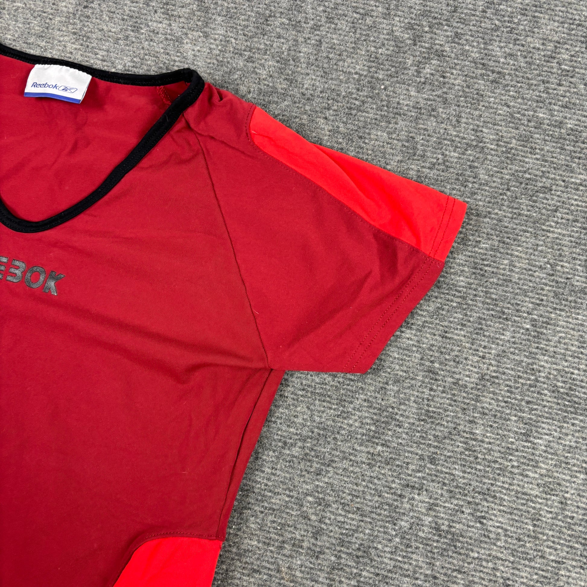 y2k Reebok V-neck Activewear Top Women's XS Red Black Petite Gym T-shirt