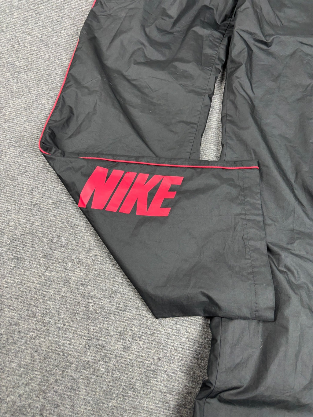 Classic Nike track pants Women's M Black Pink Piping Spell Out Logo Joggers Y2K