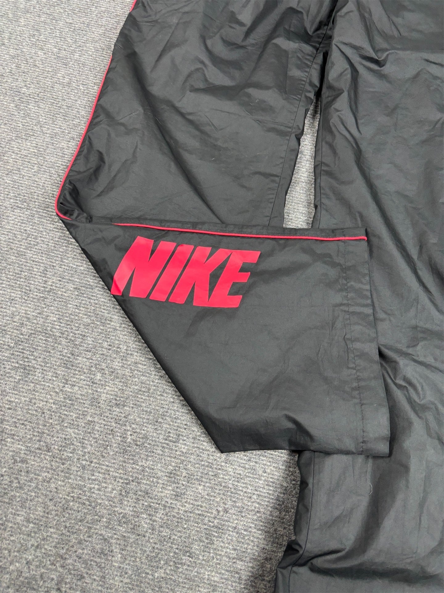 Classic Nike track pants Women's M Black Pink Piping Spell Out Logo Joggers Y2K
