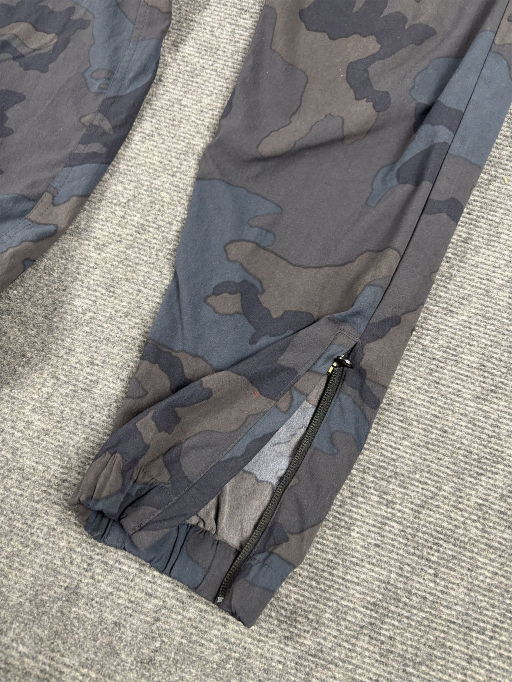 Nike Track Pants Men's M Green Camo Button Zip Cuffed Trousers