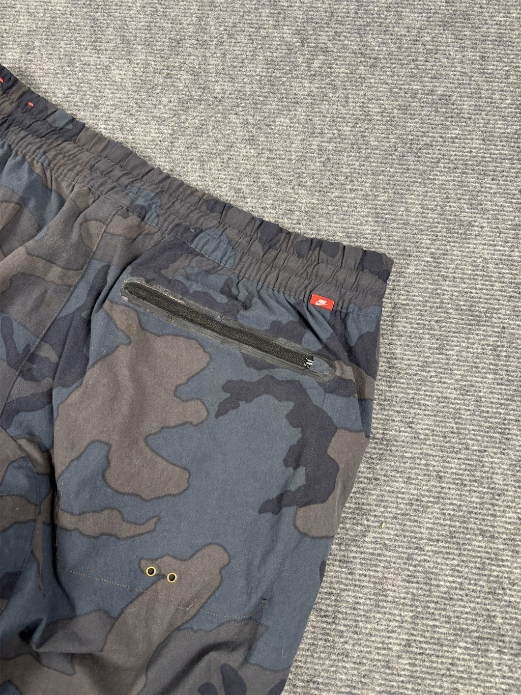 Nike Track Pants Men's M Green Camo Button Zip Cuffed Trousers