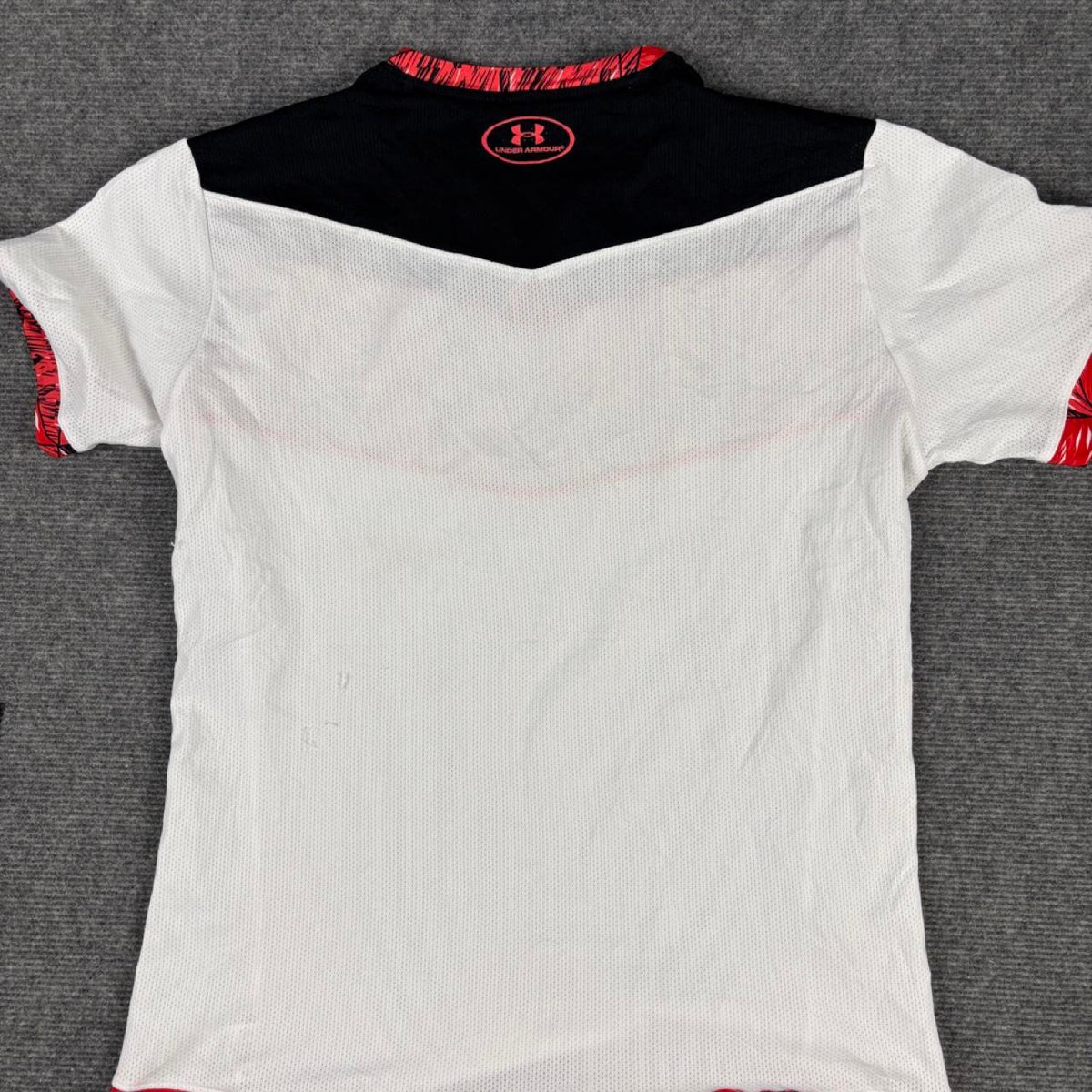 Under Amour V-neck Polo Shirt Women's Small White Tennis Top Activewear