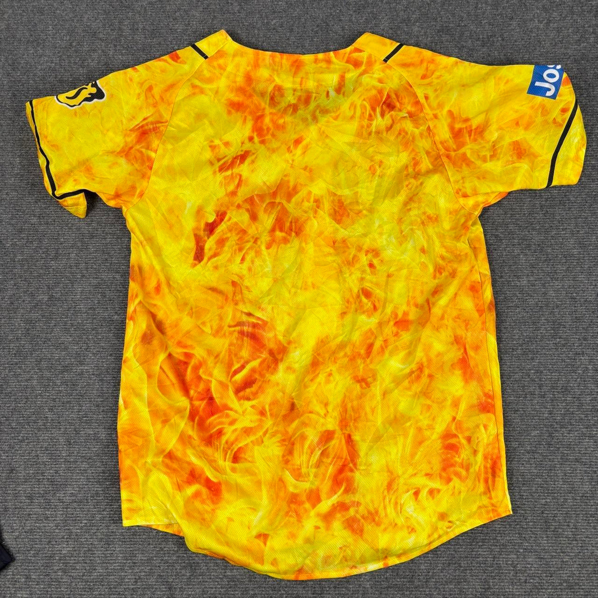 Hanshin Tigers Japanese Baseball Jersey Men’s Small  Yellow Flame Activewear