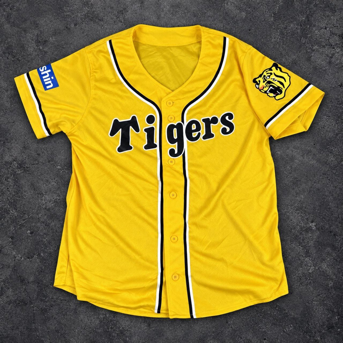 Osaka Tigers Japanese Baseball Jersey Men’s Medium in Yellow Activewear