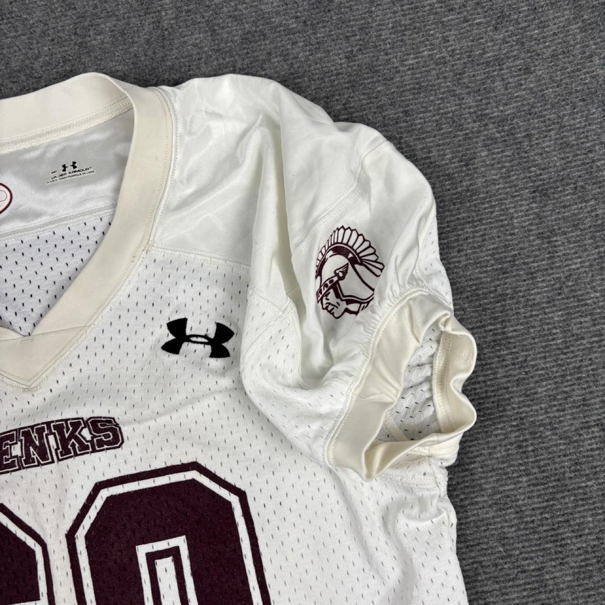Under Armour Football V-neck Jersey Men's Medium White Maroon Mesh
