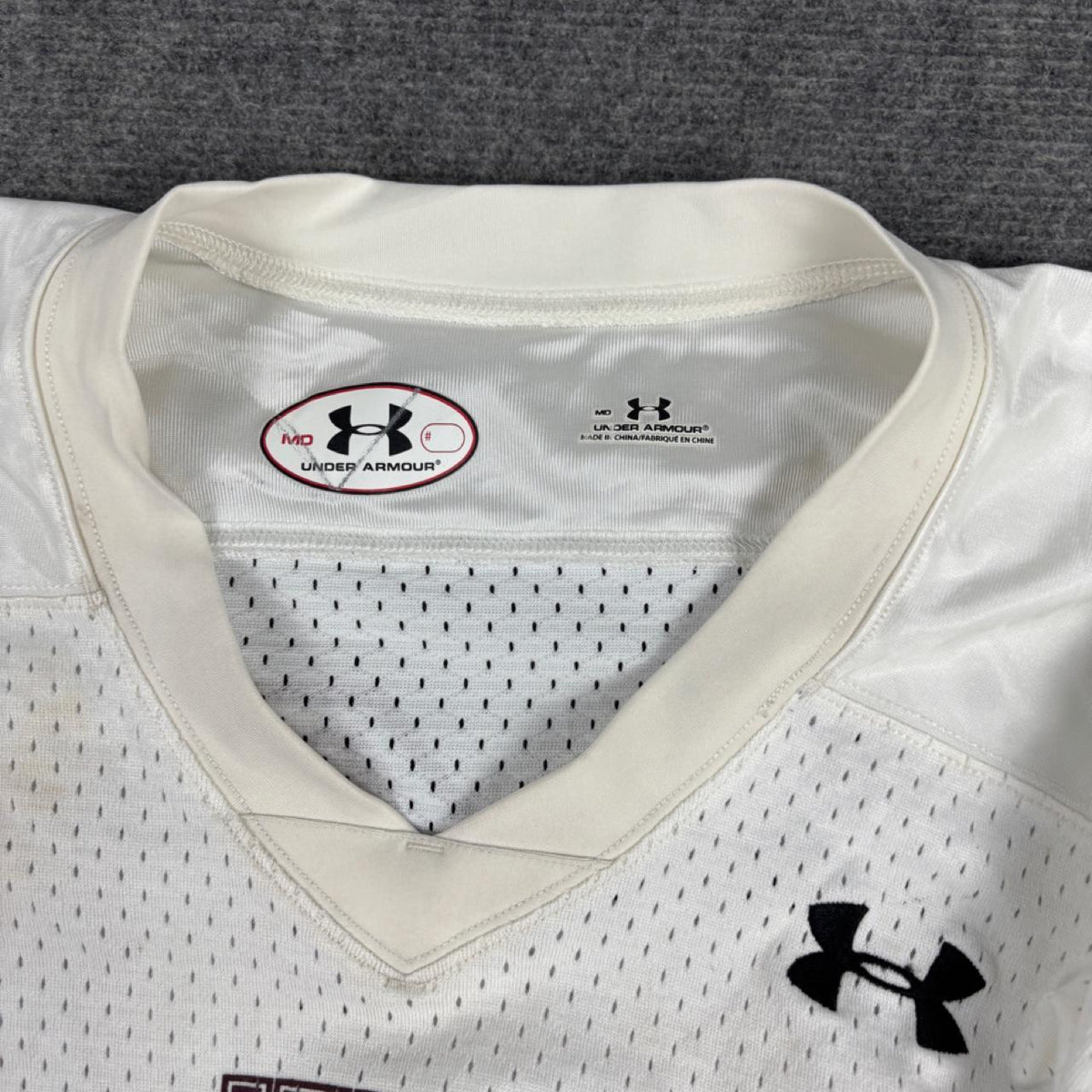 Under Armour Football V-neck Jersey Men's Medium White Maroon Mesh