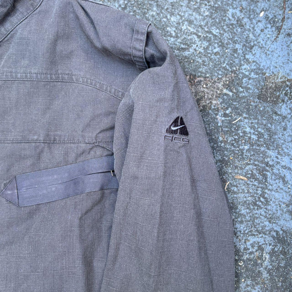 Vintage Y2K Nike ACG Jacket Size M Grey Spell Out Logo Pocket Zip Details