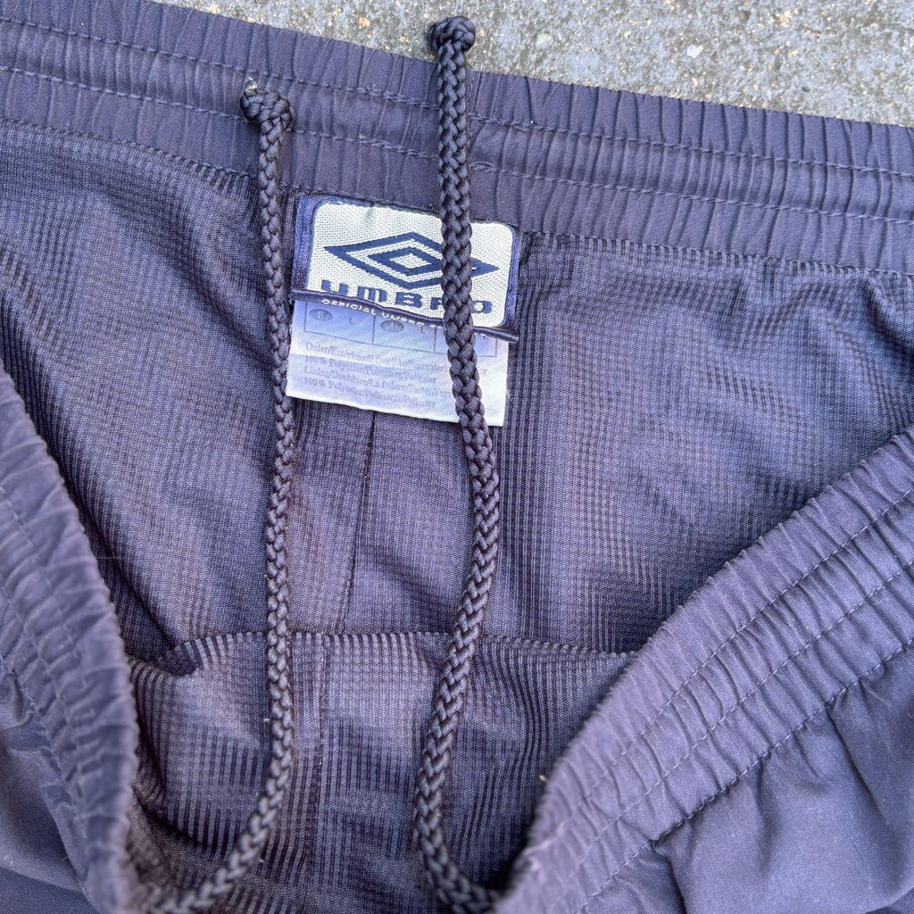 Vintage 90s/Y2K Umbro Track Pants Size L Navy Blue Tape Detail Wide Leg Ankle Zip