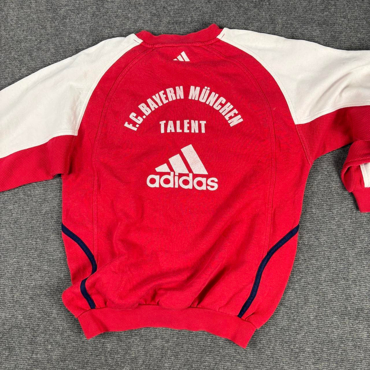 Vintage y2k Adidas FC Bayern Jumper Women's Small Red White Football Club Sweatshirt