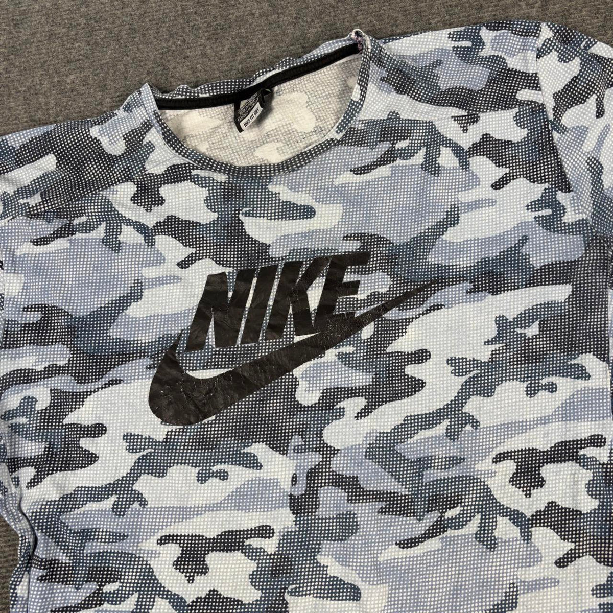 y2k Nike Fit Dry Camo T-shirt Women's Medium Black Grey Camo Activewear