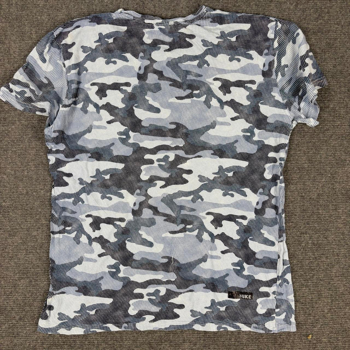 y2k Nike Fit Dry Camo T-shirt Women's Medium Black Grey Camo Activewear