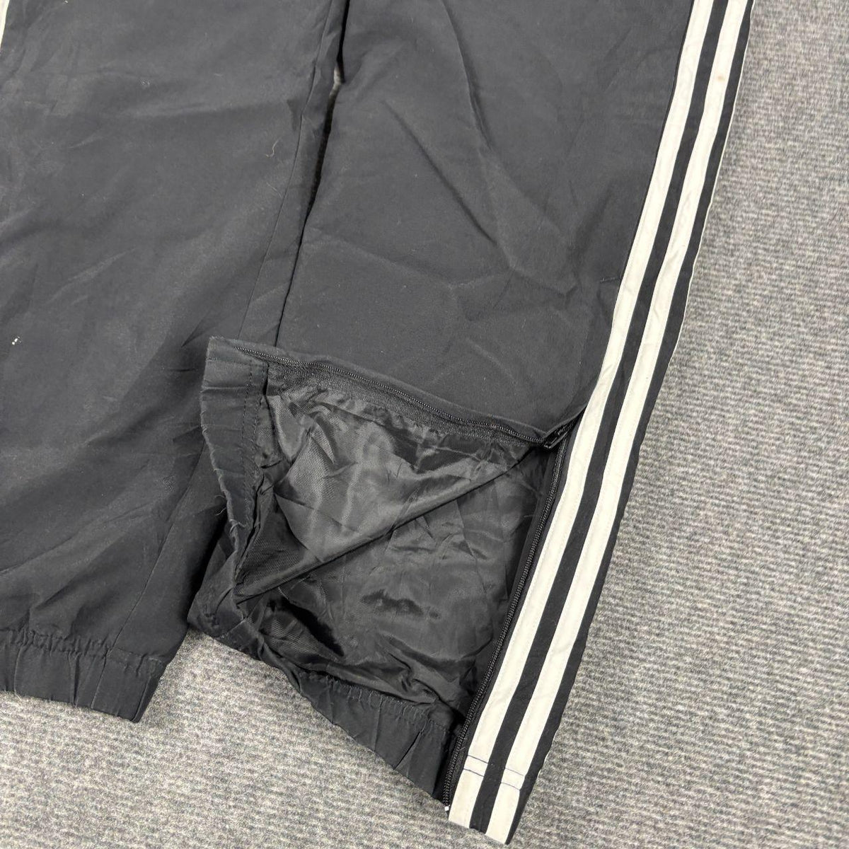 Adidas Track Pants Size M Black White 3 Stripe Classic Windbreakers