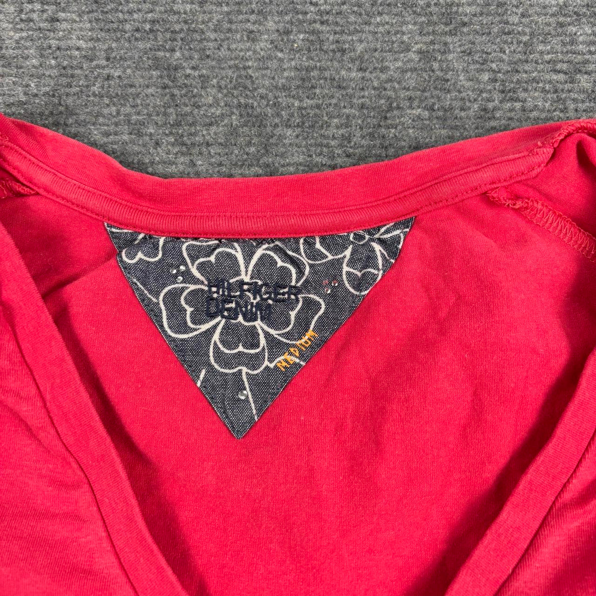 y2k Hilfiger Denim V-neck Top Women's Small Red Stretch T-shirt