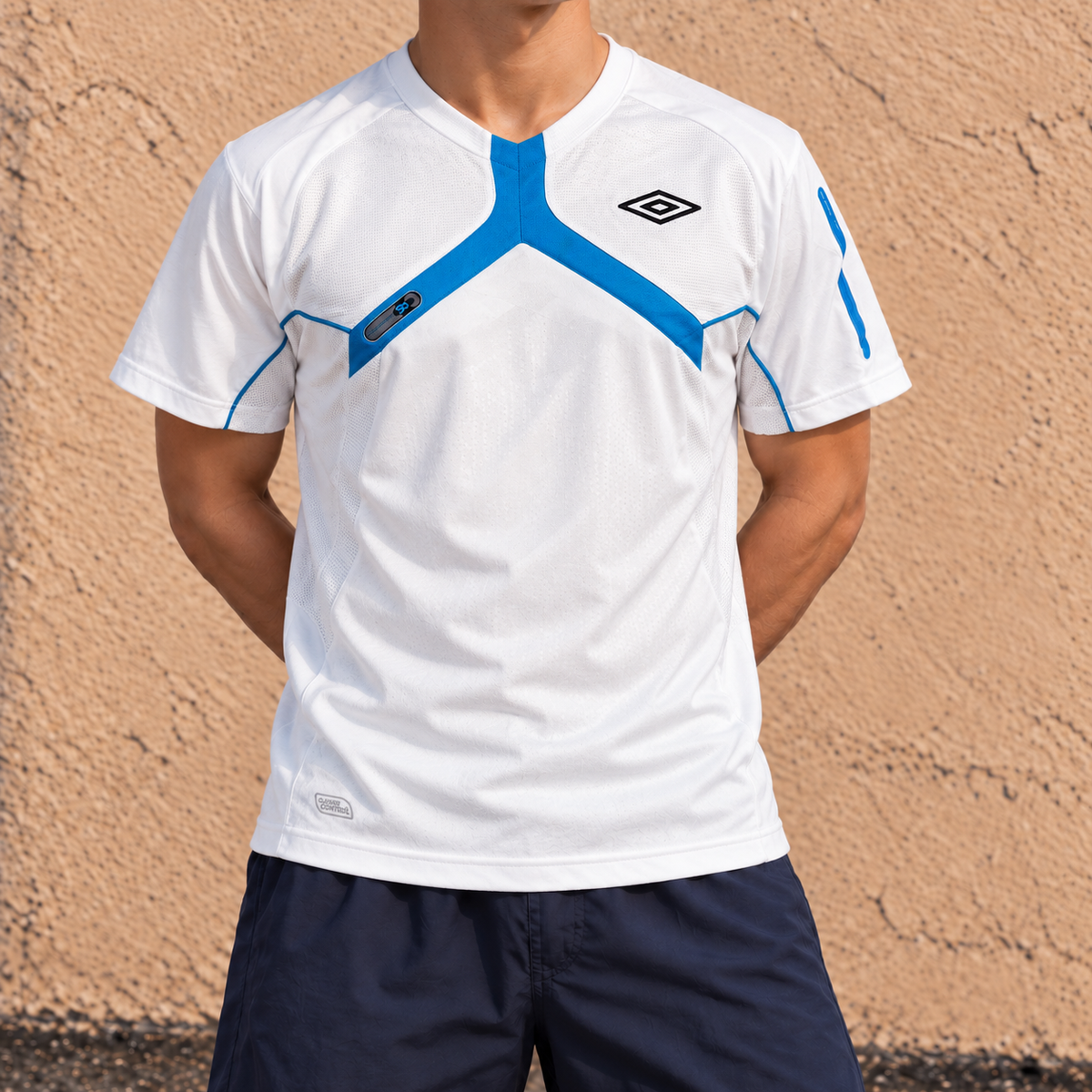 Umbro Football Jersey Men's Small White Blue Soccer T-shirt