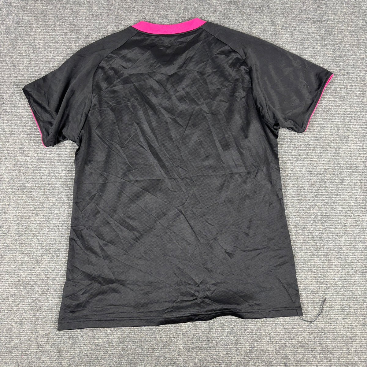 Asics V-Neck Training Tee Black Hot Pink Piping Fitted photo 3