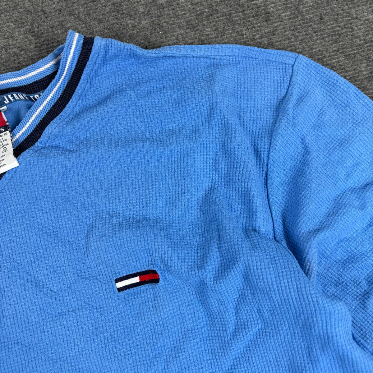 Vintage Tommy Jeans Waffle Knit V-Neck Tee Sky Blue Flag Logo photo 6