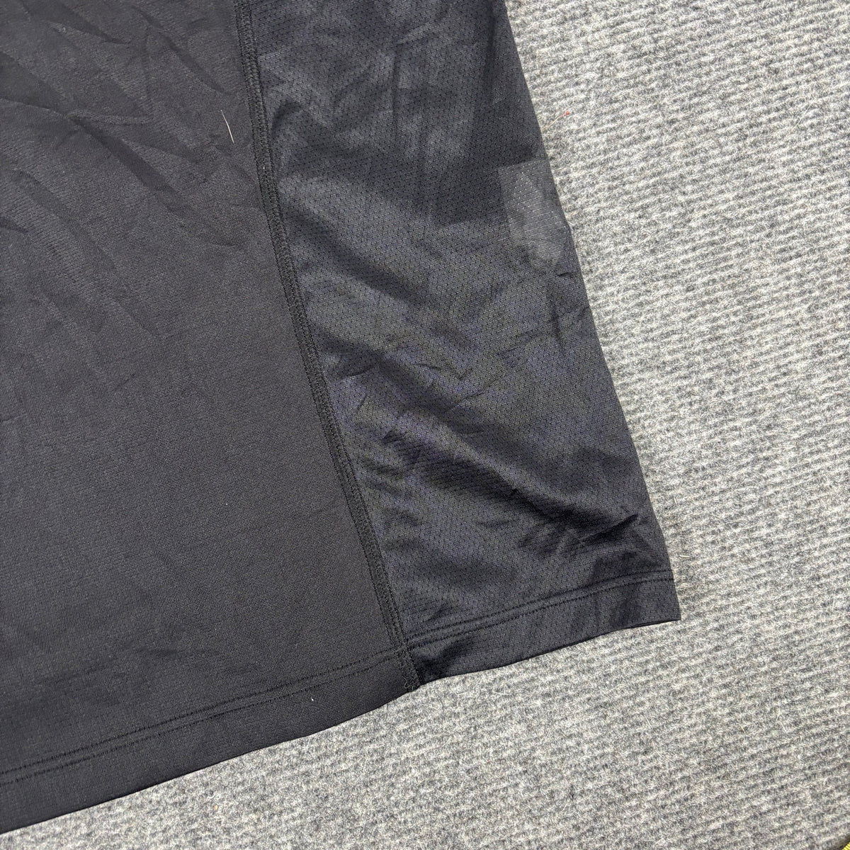 Puma Running Mesh Panel Tee Black Reflective Dots Fitted photo 7