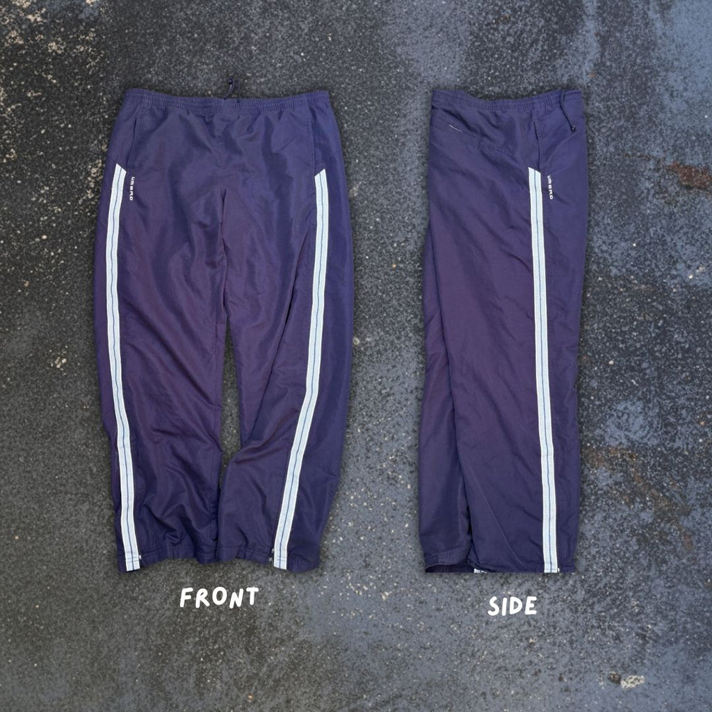 Vintage 90s/Y2K Umbro Track Pants Size L Navy Blue Tape Detail Wide Leg Ankle Zip