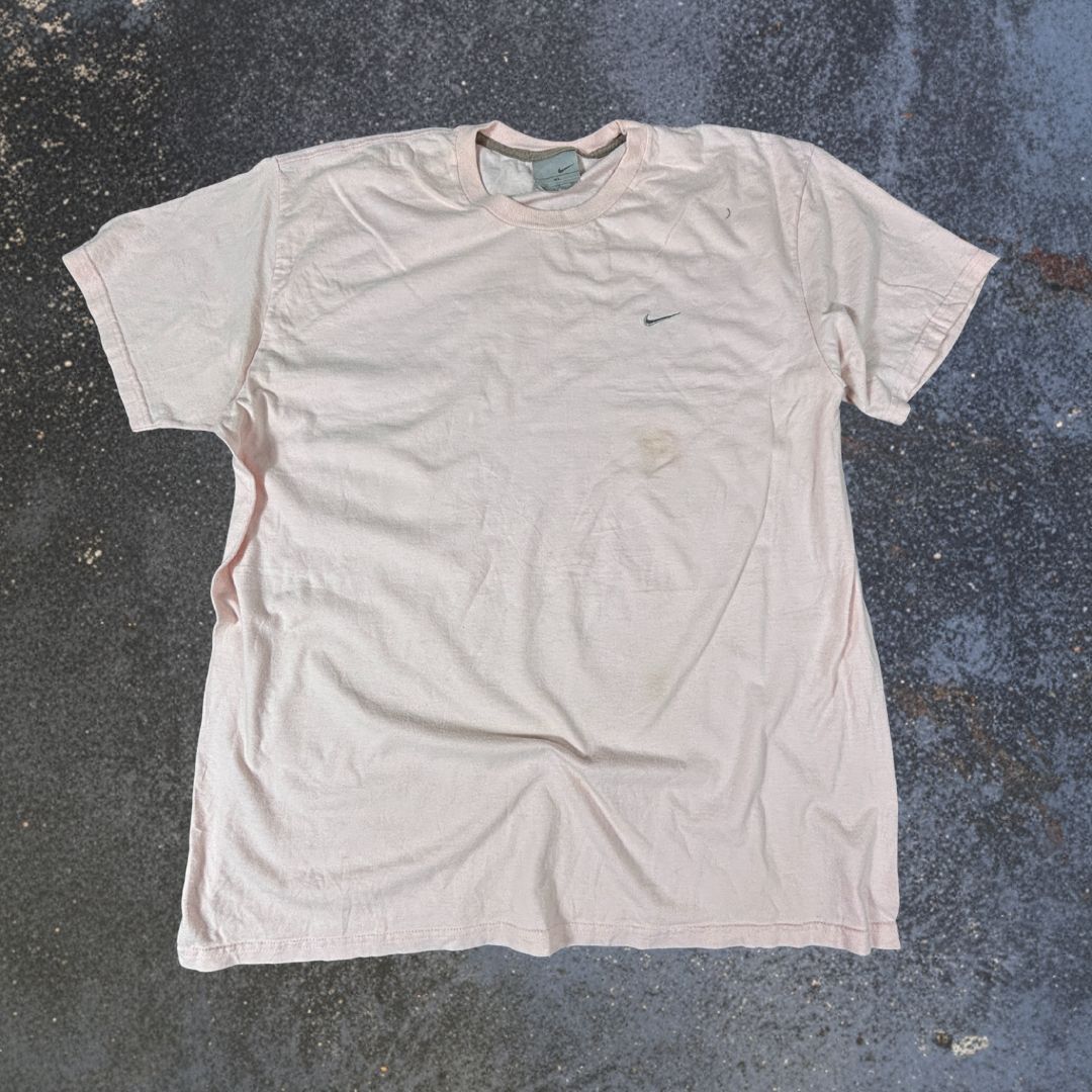 Vintage Y2K Nike T-Shirt Men’s XL Pink Silver Chest Swoosh Baggy Cotton Tee