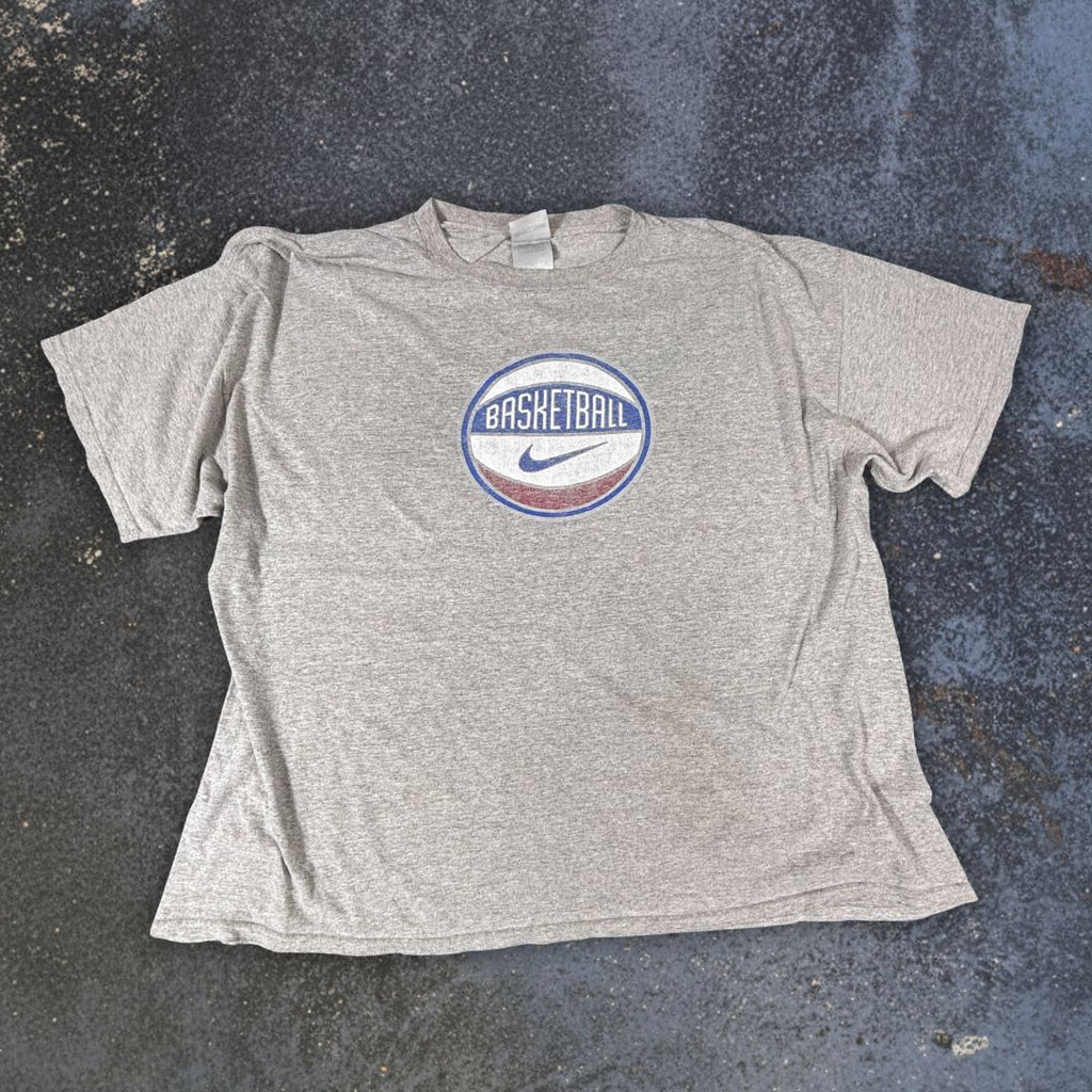 Vintage Y2K Nike T-Shirt Men’s XXL Grey Cotton Basketball Graphic Super Baggy Fit