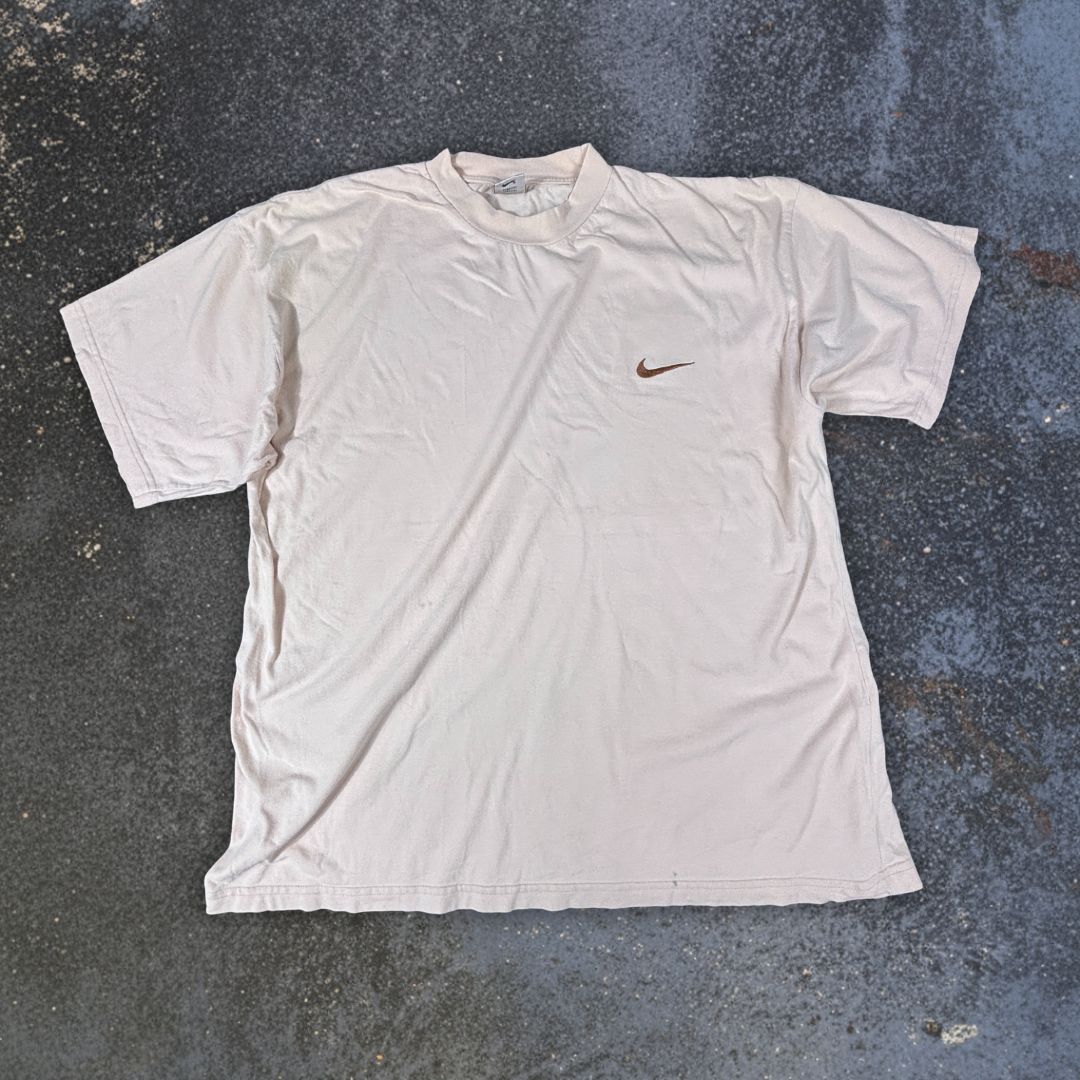 vintage y2k nike tshirt cream