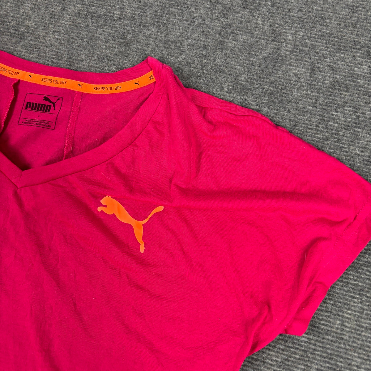 Puma V-Neck Logo Tee Hot Pink Orange Cropped photo 3
