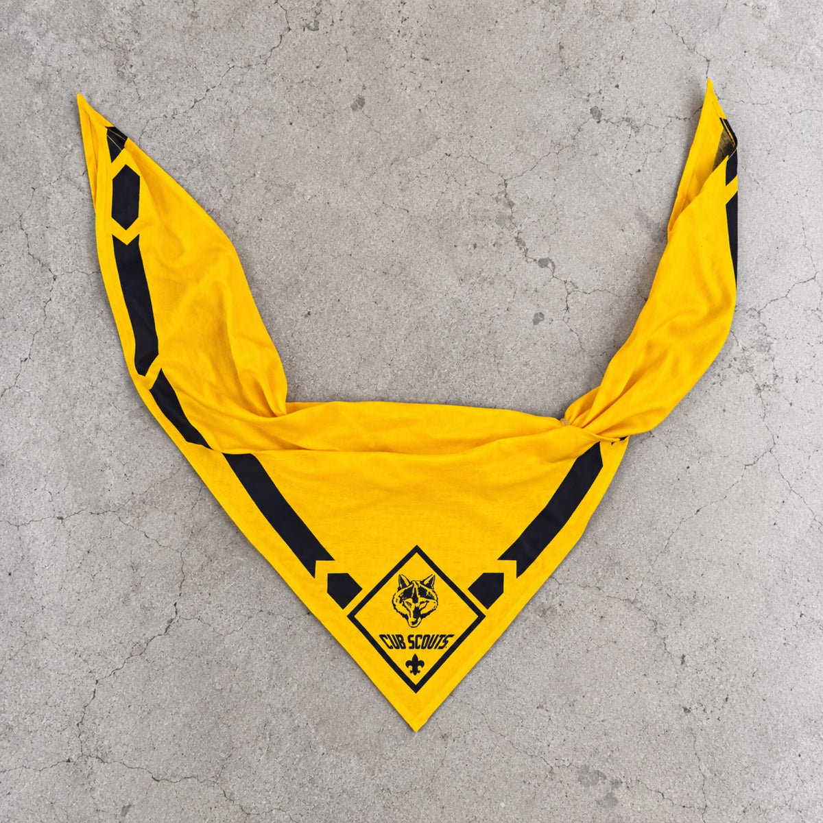 Vintage Cub Scouts Neckerchief Bandana Yellow Navy Wolf Logo photo 1